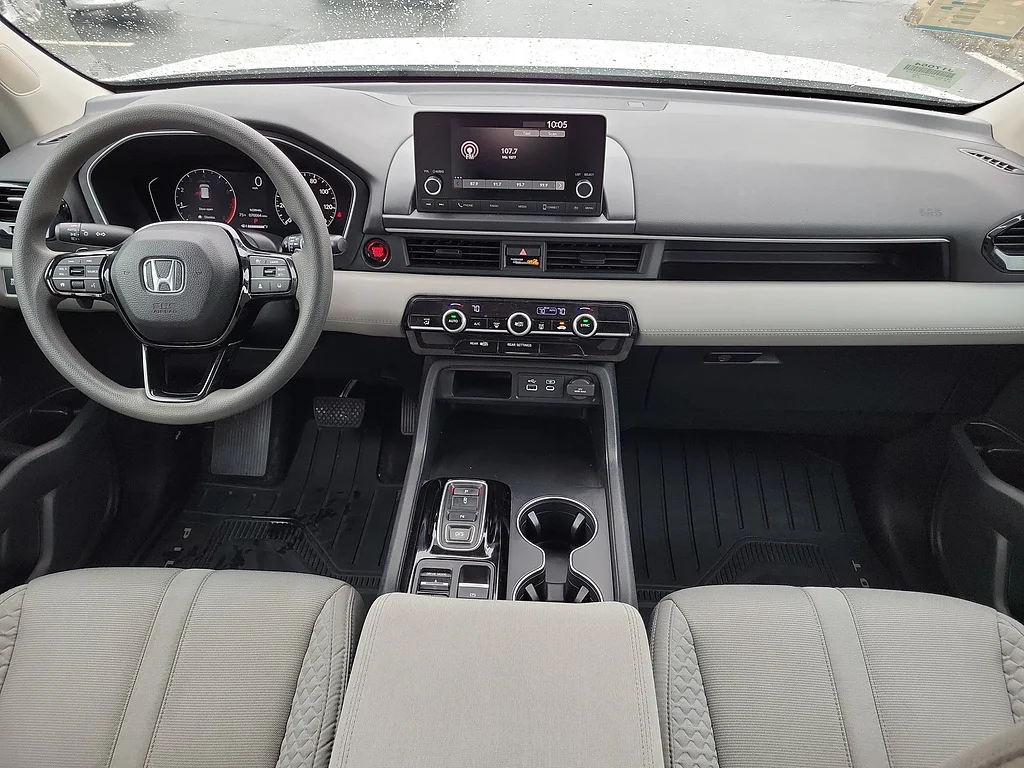 Certified Used 2023 Platinum White Pearl Honda LX image 9