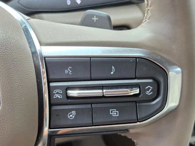 Used 2025 White GMC Denali image 22