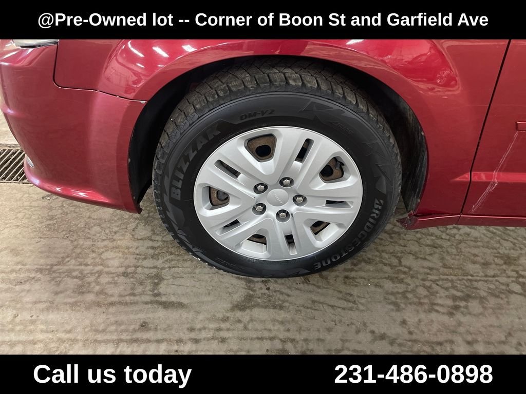 Used 2014 Red Dodge SE image 11