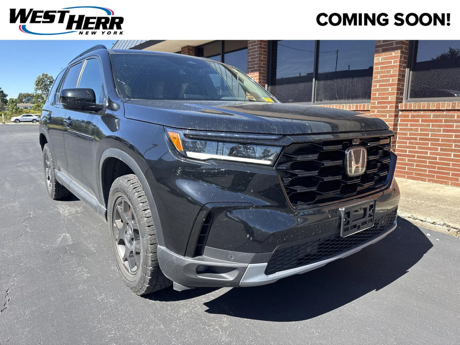 Used 2025 Crystal Black Pearl Honda TrailSport image 1