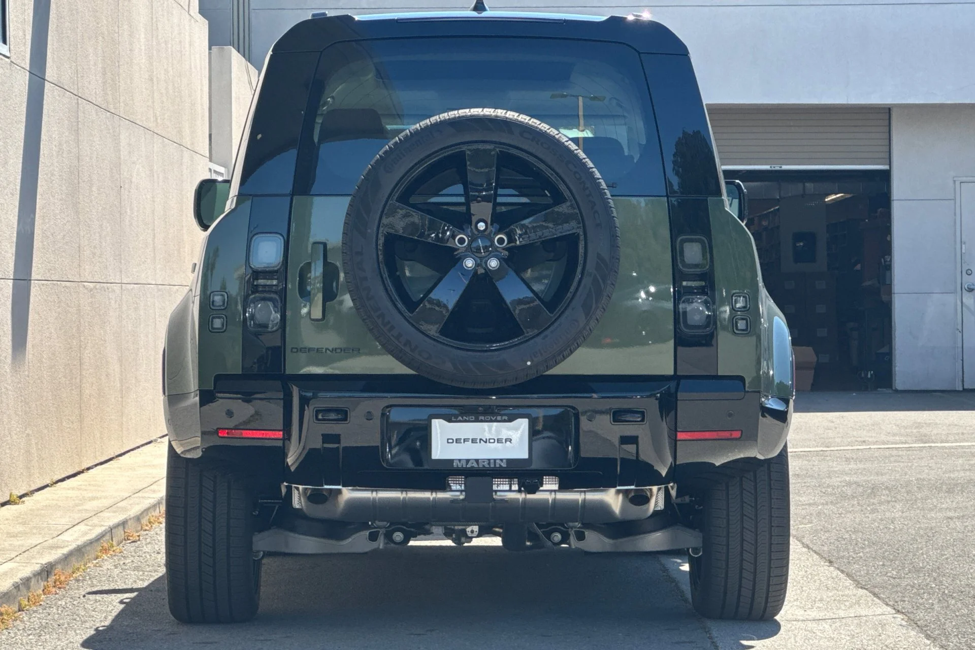 New 2026 WOOLSTONE GREEN Land Rover X-Dynamic SE image 7