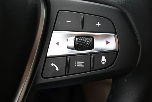 Used 2022 Black BMW 330i image 19