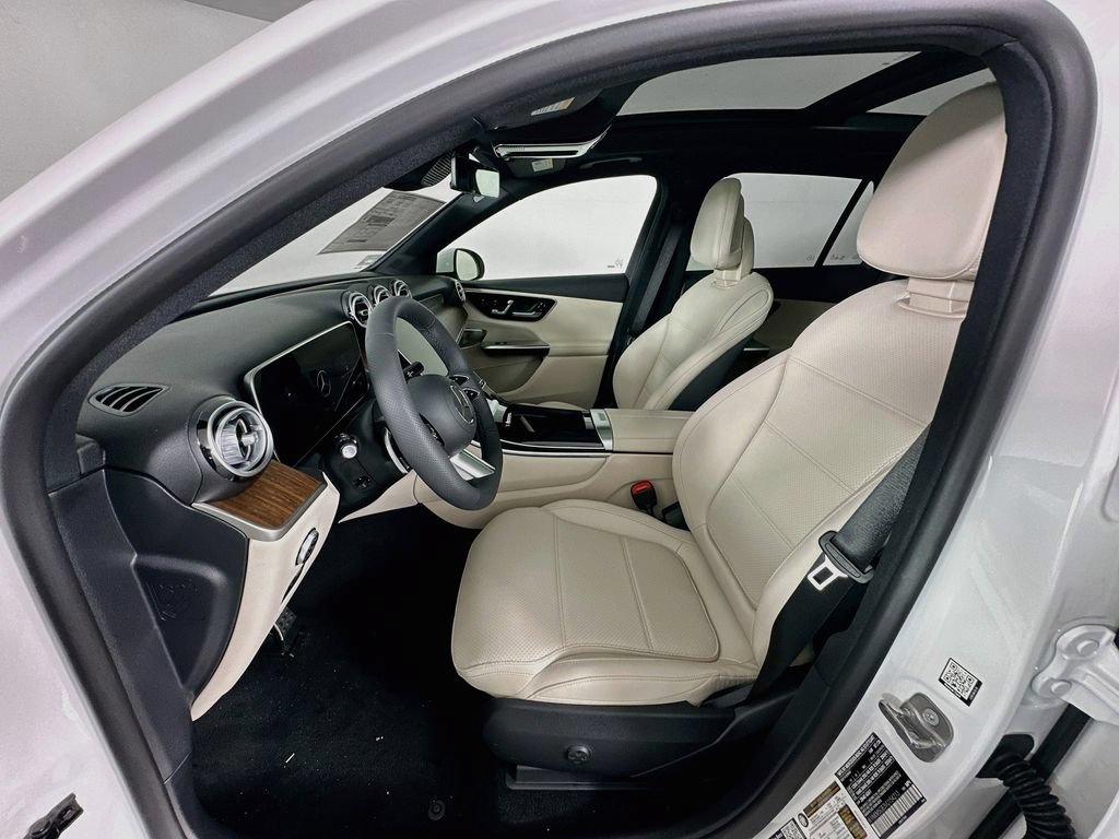 New 2027 Polar White Mercedes-Benz GLC 350e image 56