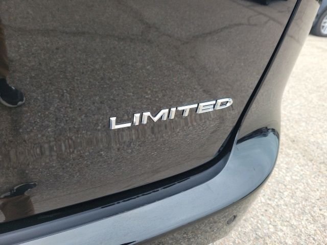New 2026 Diamond Black Chrysler Limited image 28