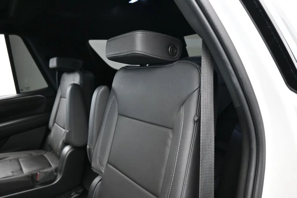 Used 2023 Iridescent Pearl Tricoat Chevrolet LT image 38