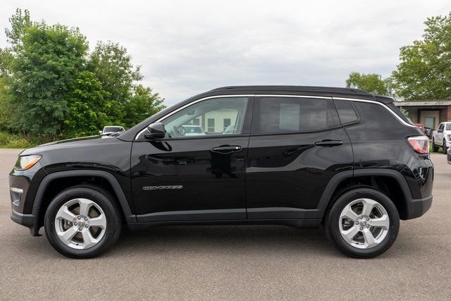 Used 2019 Black Jeep Latitude image 9