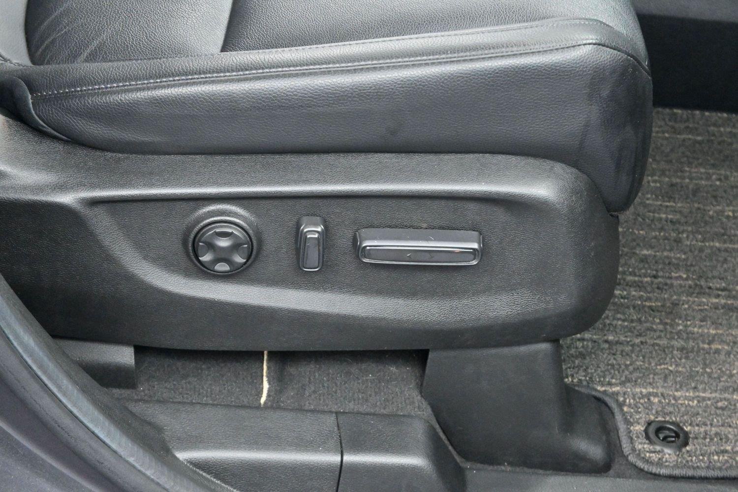 Used 2025  Honda EX-L image 37