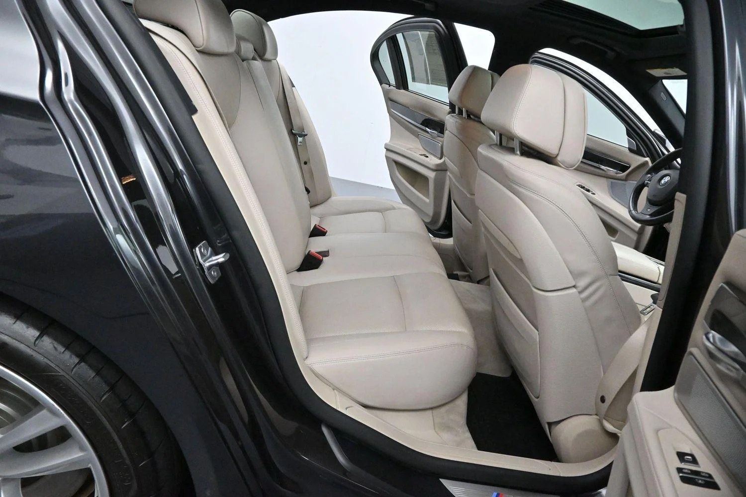 Used 2013 Dark Graphite Metallic Ii BMW 750i image 34