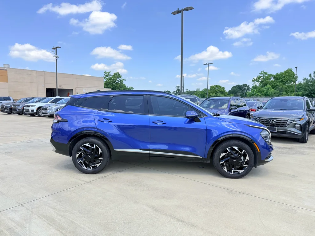 Used 2023 Sapphire Blue Kia SX-Prestige image 5