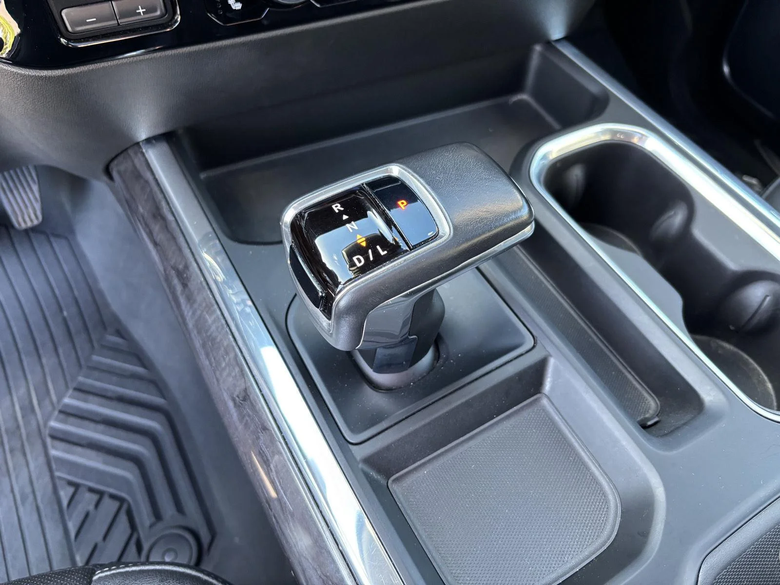 Used 2022 NORTHSKY BLUE METALLIC Chevrolet LTZ image 27