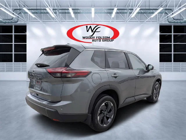 Used 2025 Gray Nissan SV image 3