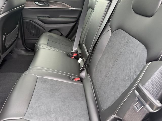 New 2026 Bright White Clear-Coat Exterior Paint Jeep Altitude image 10