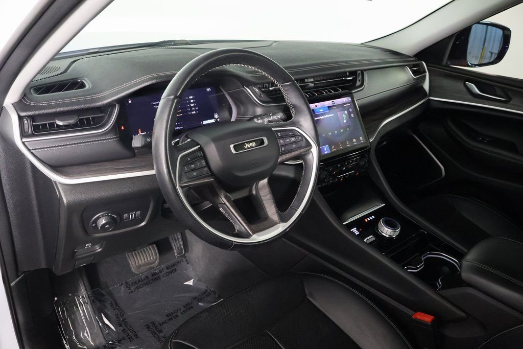 Used 2022 White Jeep Limited image 7