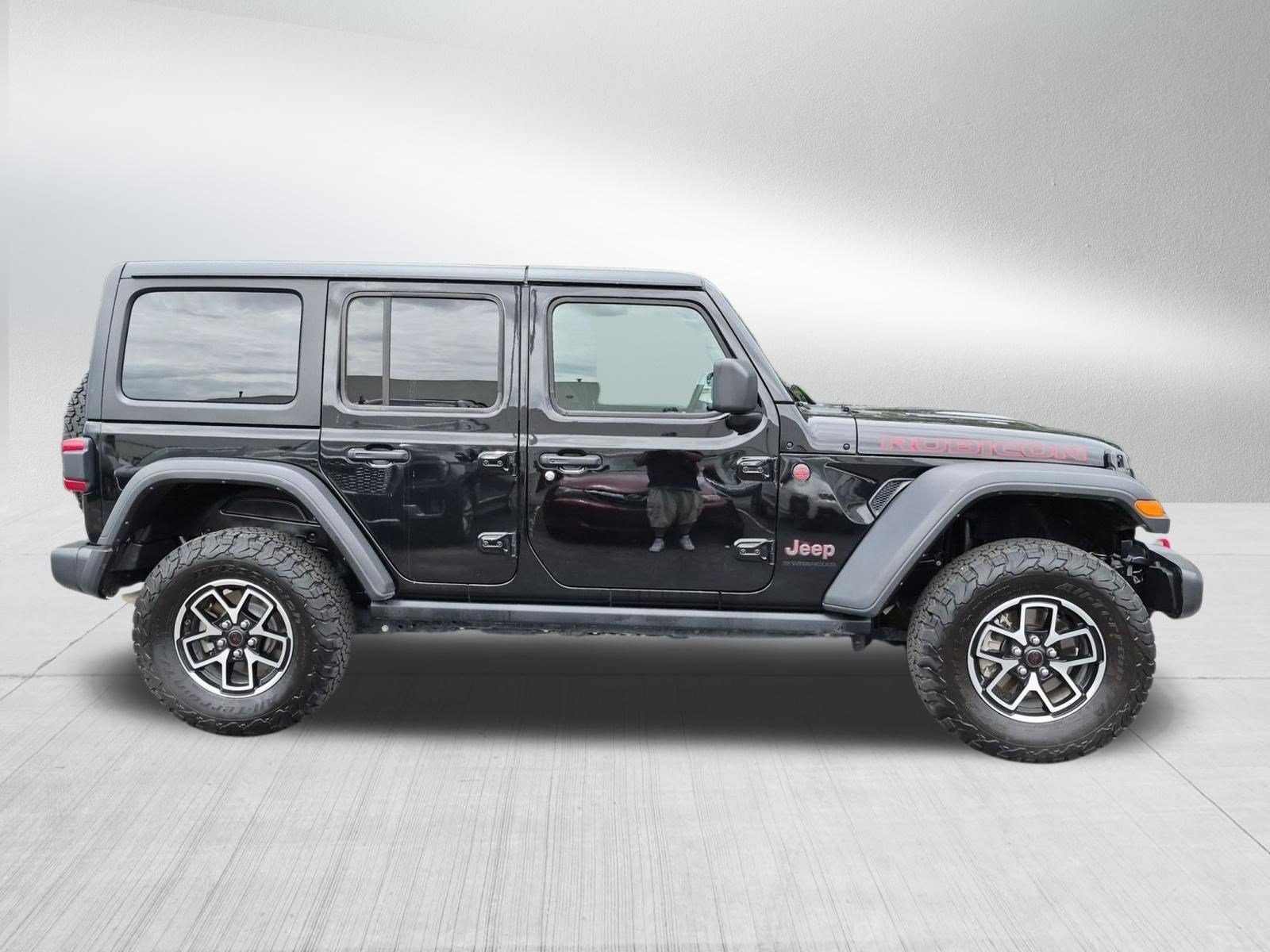 Used 2024 Black Jeep 4-Door Rubicon 4x4 image 6