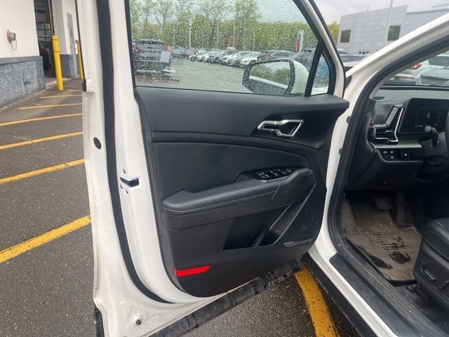 Used 2023 Snow White Pearl Kia EX image 10