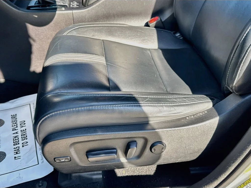 Used 2018 Silver Toyota SE image 23
