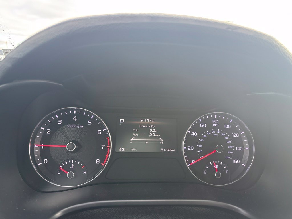 Used 2023 White Kia GT-Line image 9