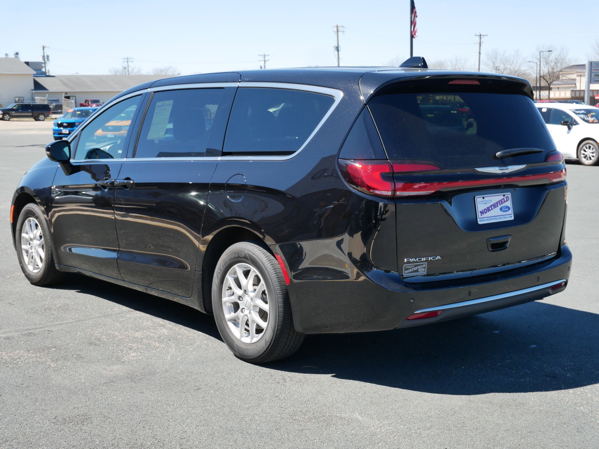 View vehicle photo 6