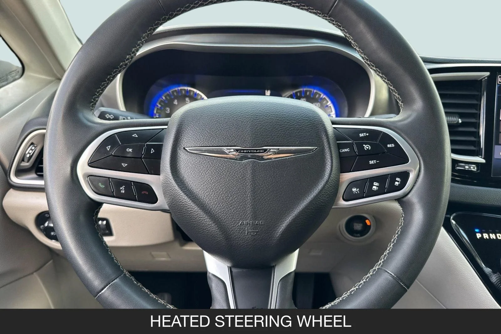 Used 2023 Bright White Clearcoat Chrysler Touring L image 27