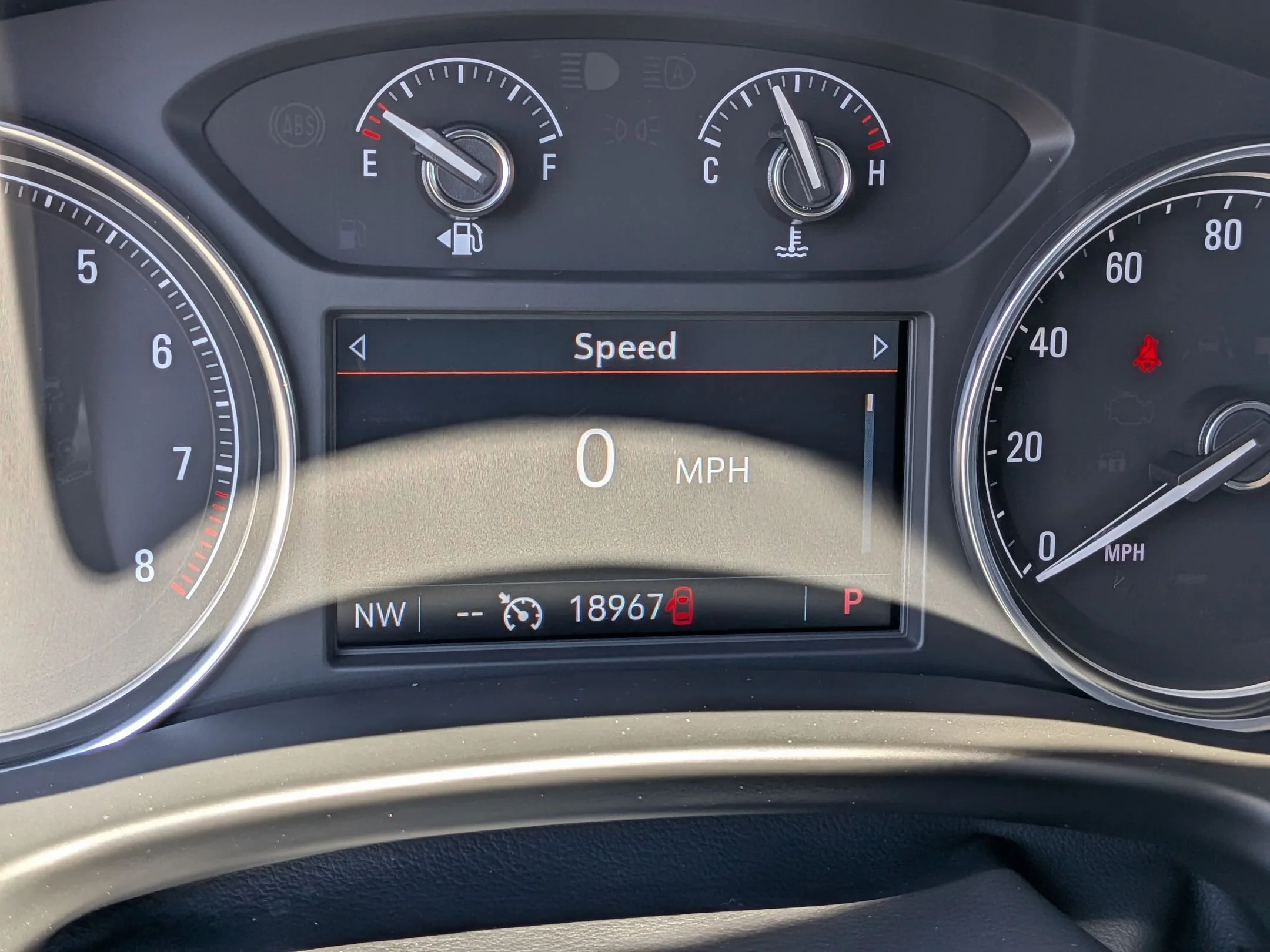 Used 2023 Summit White Buick Essence image 11