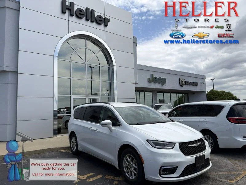 Used 2022 Bright White Clearcoat Chrysler Touring L image 1