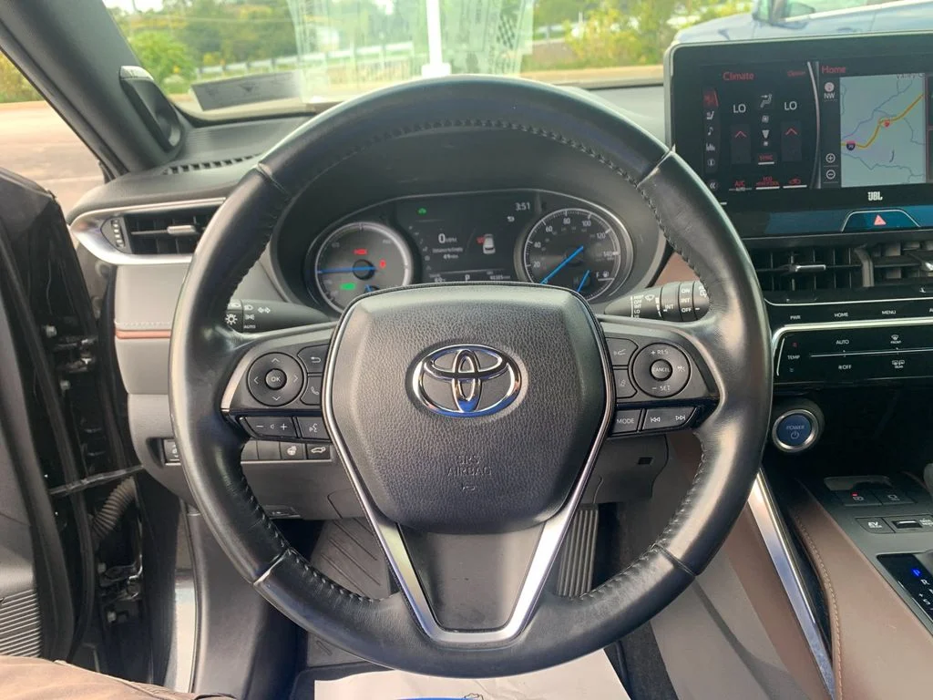 Used 2021 Black Toyota XLE image 27