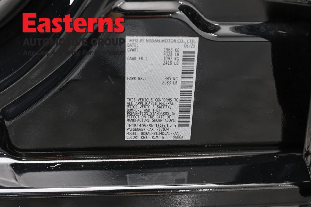 Used 2025 Black Nissan 2.5 SV image 37