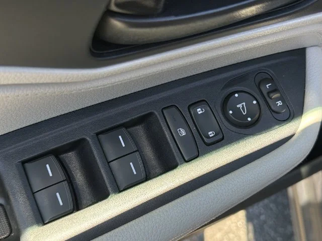 Used 2025  Honda EX-L image 32