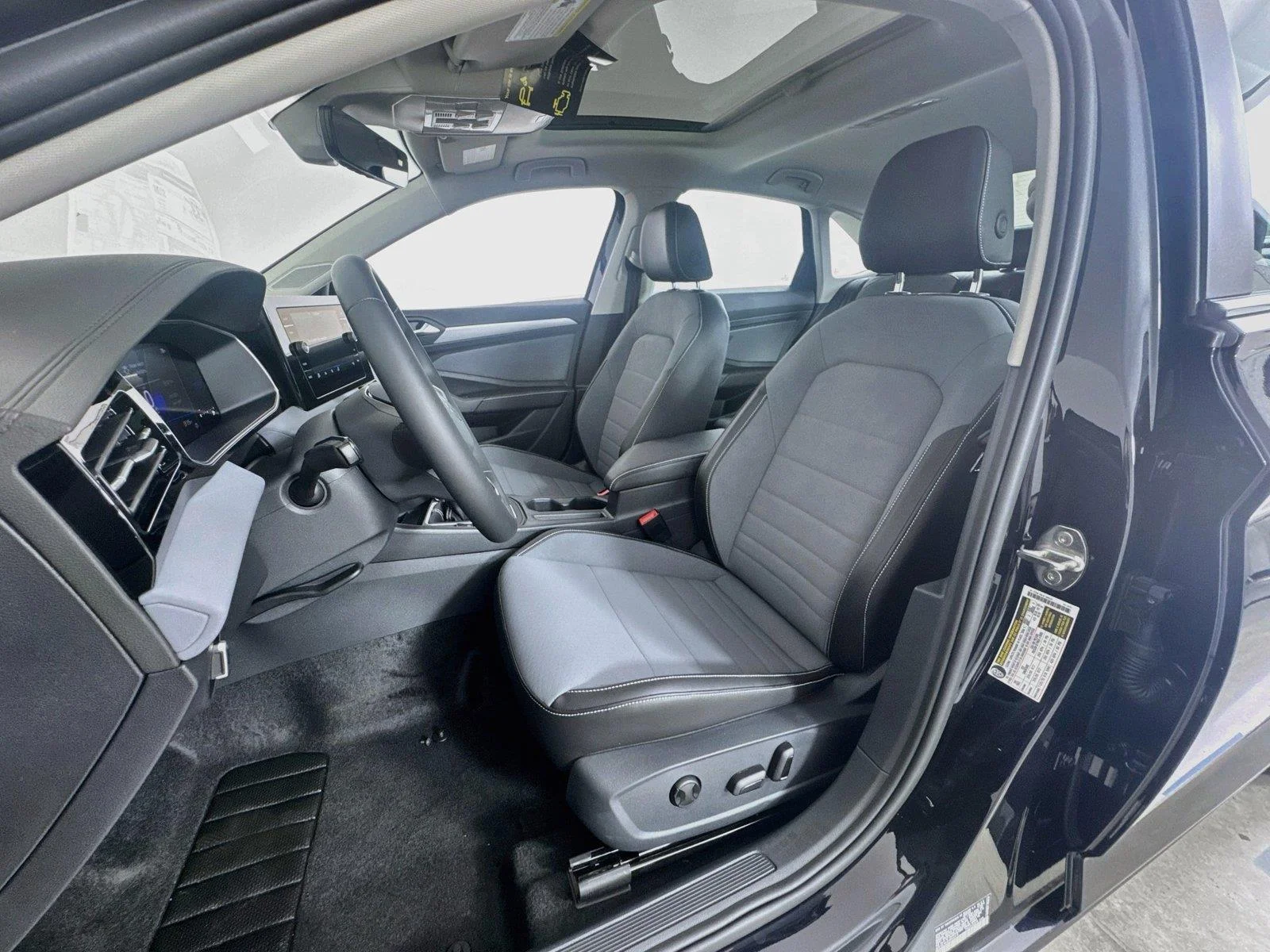 New 2027  Volkswagen SE image 20