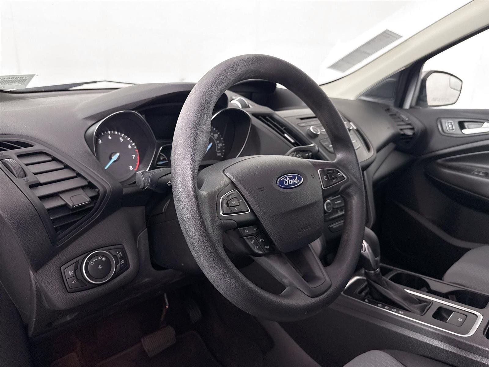 Used 2018 Ingot Silver Ford SE image 4