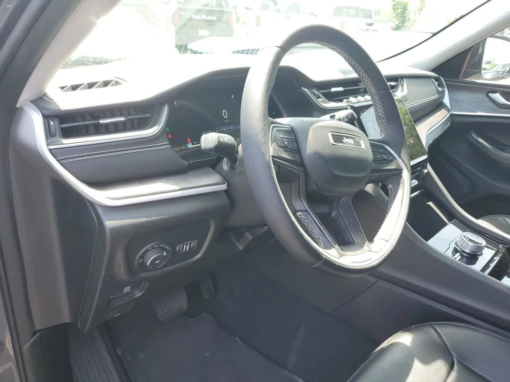 Used 2023 Gray Jeep Limited image 19