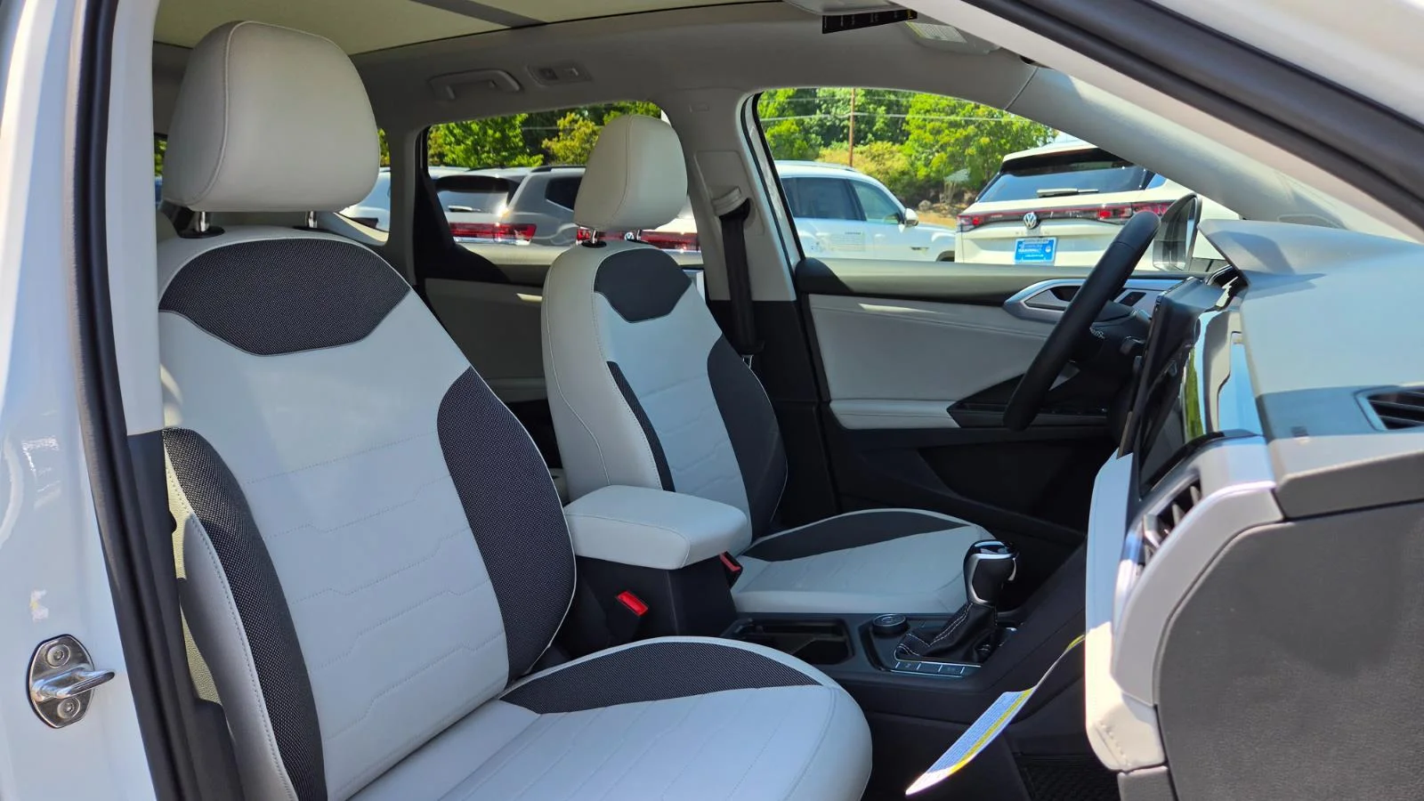New 2026 Pure White Volkswagen SE image 53