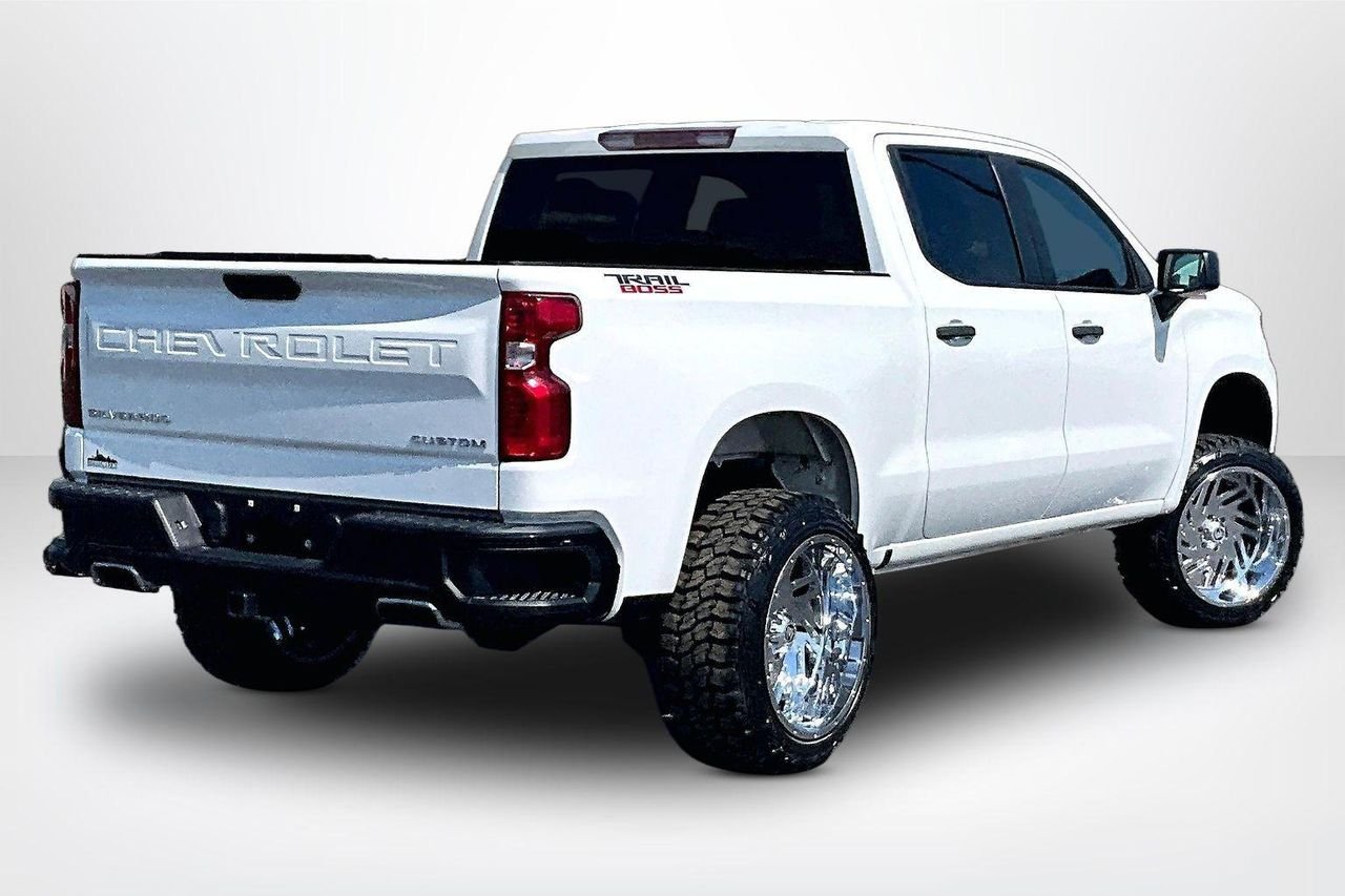 Used 2022 Summit White Chevrolet 4WD Crew Cab Short Bed Custom Trail Boss image 6