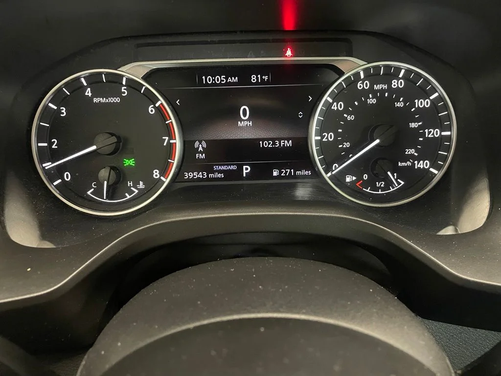 Used 2023 Gray Nissan SV image 7