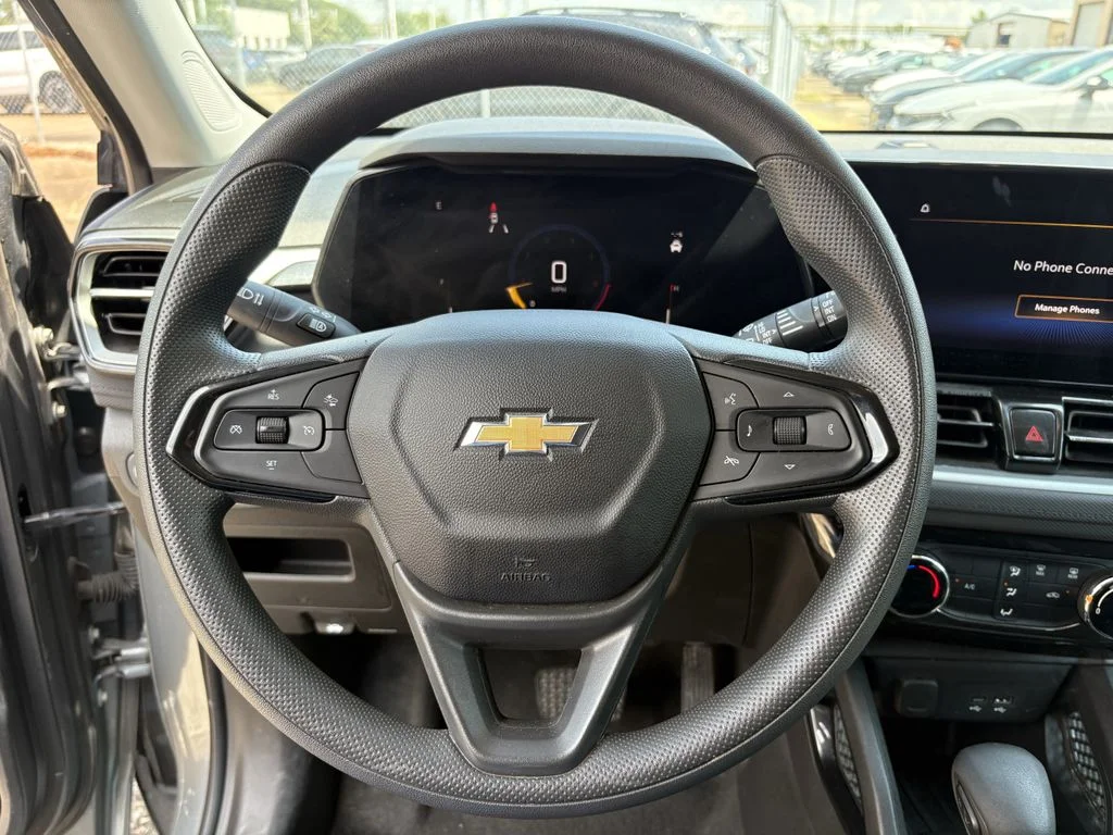 Used 2025 Sterling Gray Metallic Chevrolet LT image 15