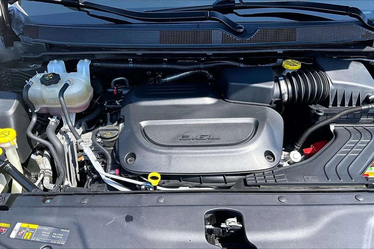 Used 2023 Black Chrysler Touring L image 33