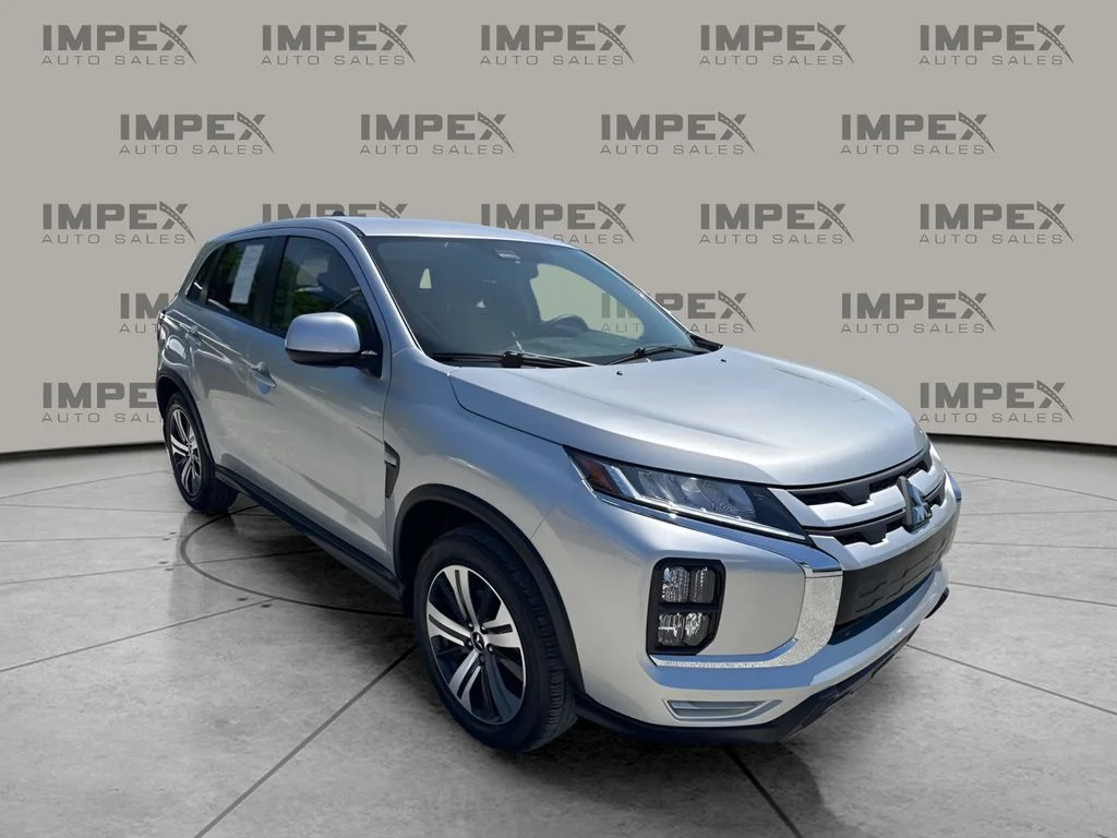 Used 2023 Silver Mitsubishi 2.0 ES image 7