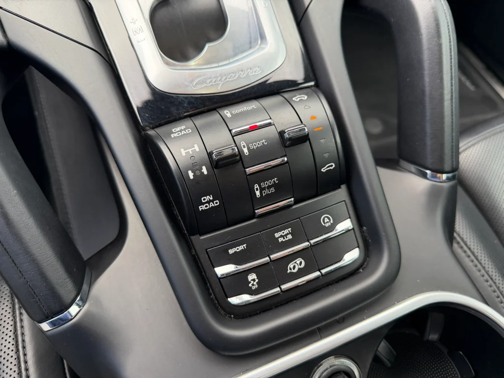 Used 2017  Porsche GTS image 25