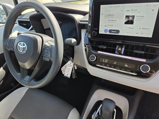 Used 2026 Ice Cap Toyota LE image 29