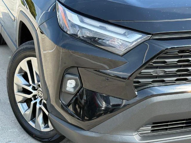 Certified Used 2022 MIDNIGHT BLACK METAL Toyota XLE Premium image 5