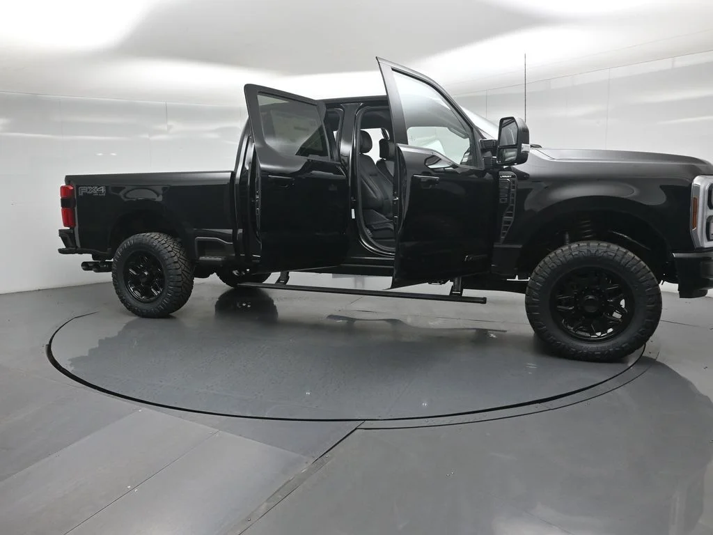 New 2026 Agate Black Metallic Ford Lariat image 32