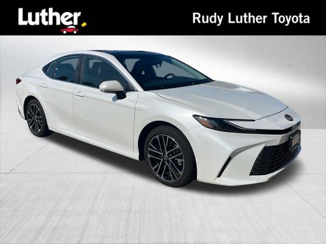 Certified Used 2025 WIND CHILL PEARL Toyota  image 1