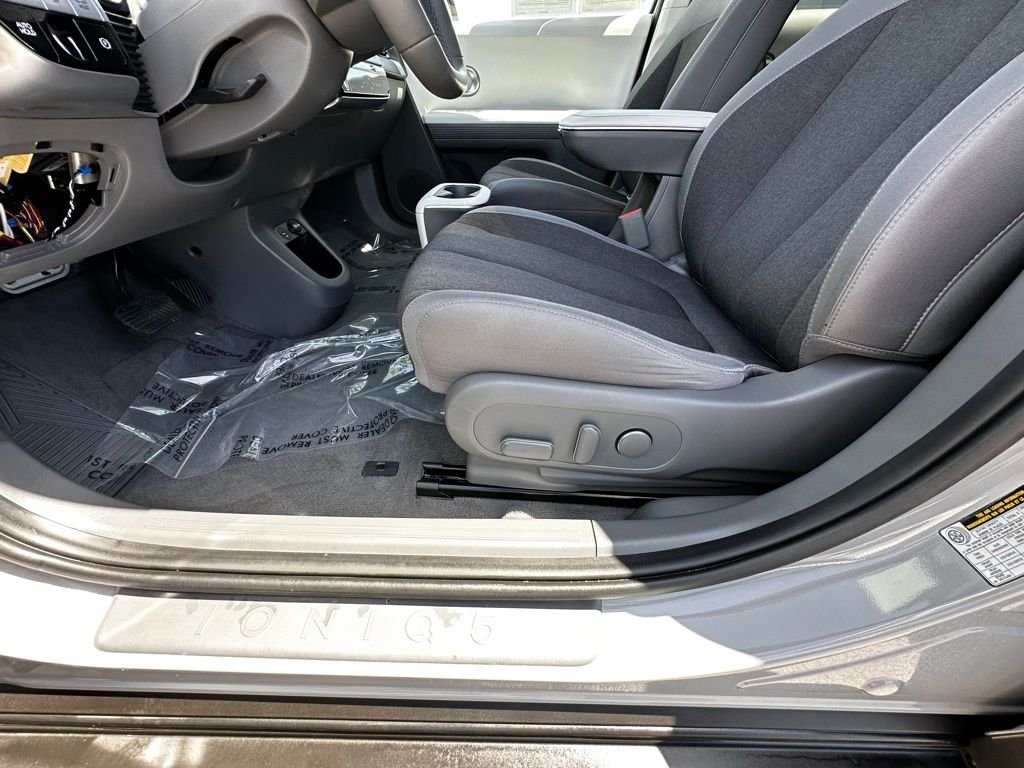 Used 2024 Cyber Gray Hyundai SEL image 16