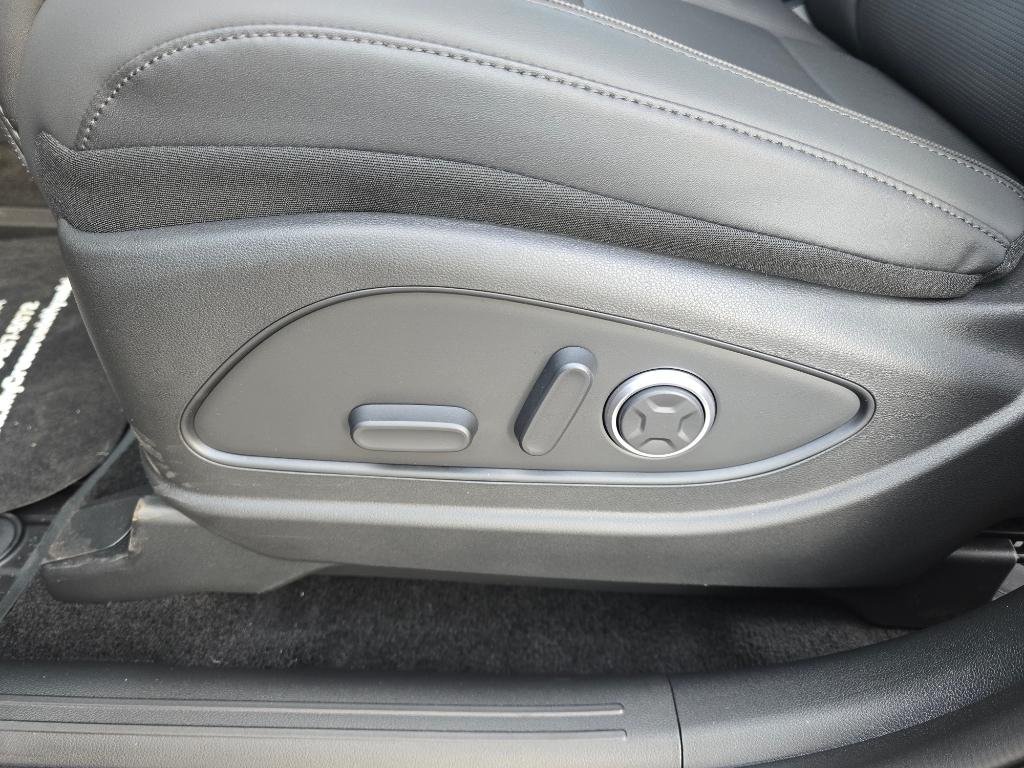 New 2026 Abyss Black Pearl Hyundai SEL Premium 7P image 17