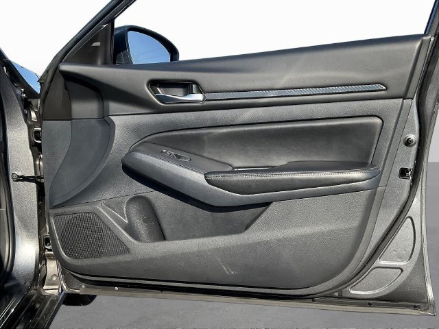 Used 2025 Gray Nissan 2.5 SV image 27