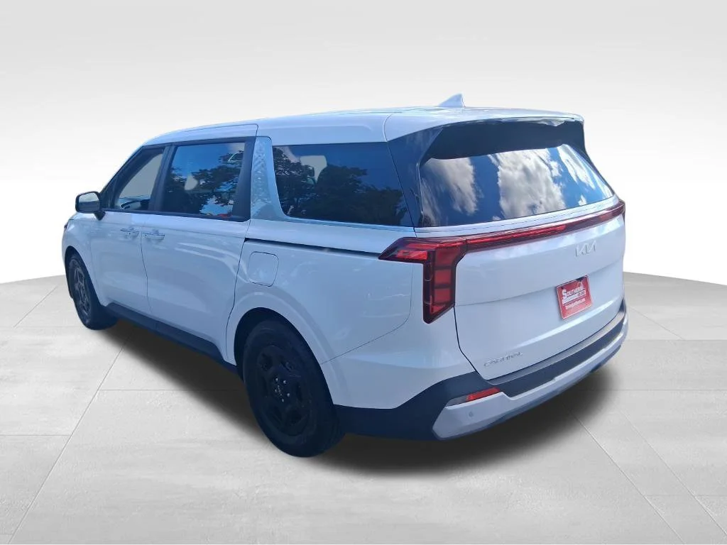 Used 2026 White Kia LXS image 8