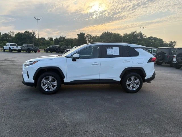 Used 2025 White Toyota XLE image 4