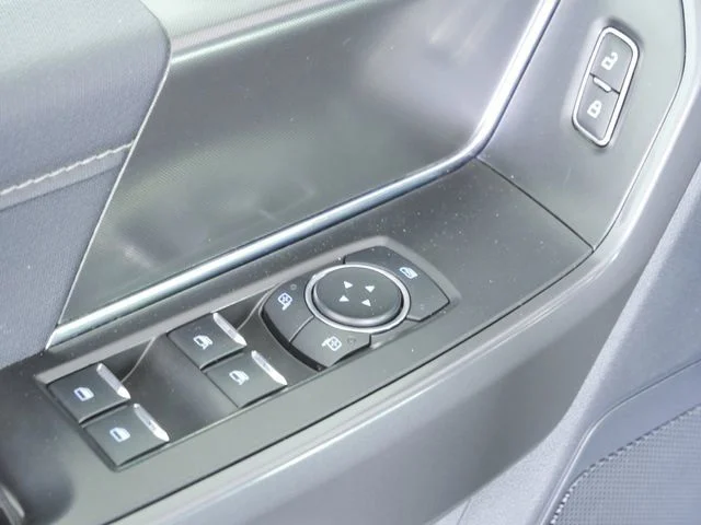 Used 2024 Silver Ford XLT image 22
