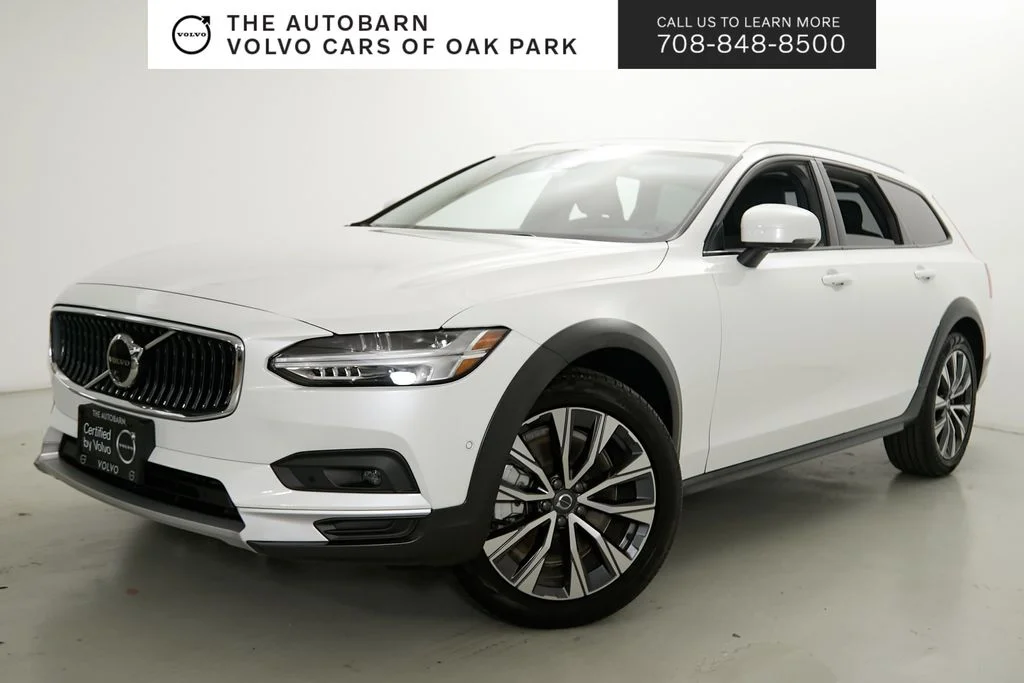 Certified Used 2025 Crystal White Volvo Plus image 1
