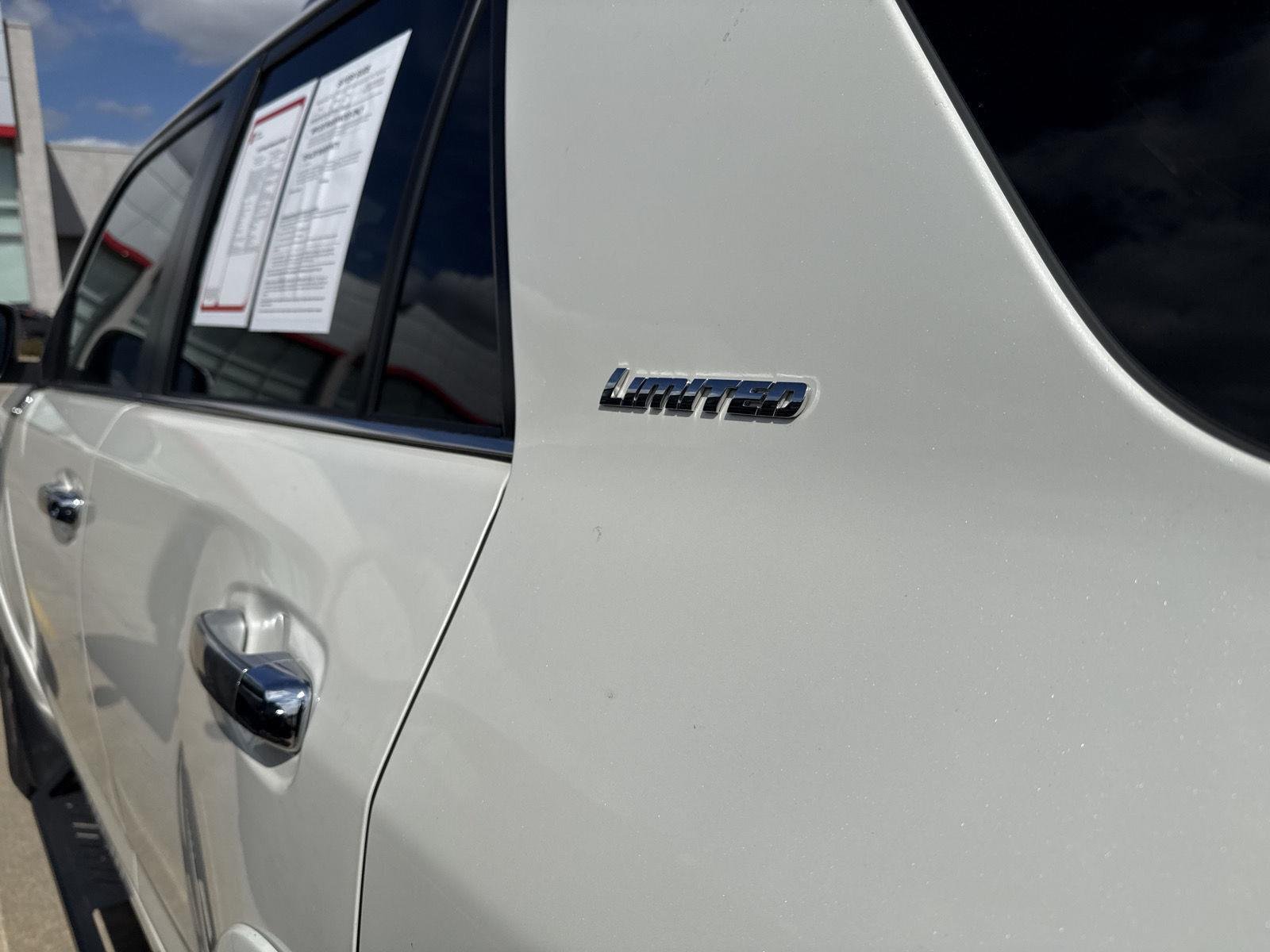 Certified Used 2019 Blizzard Pearl Toyota Limited image 17